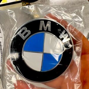 BMW X5 emblem